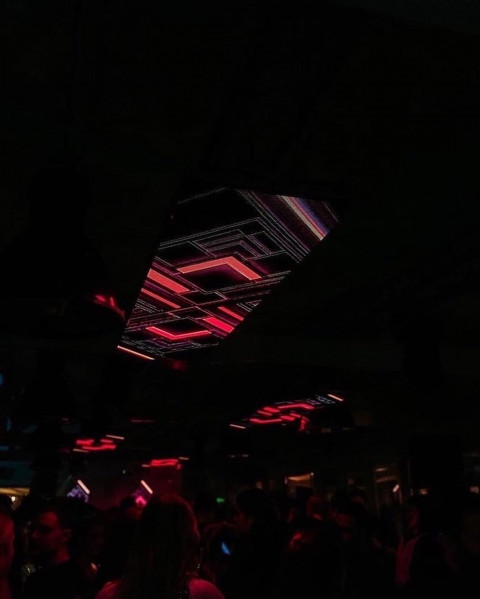 Beach Techno party 4 flying screen in the roof